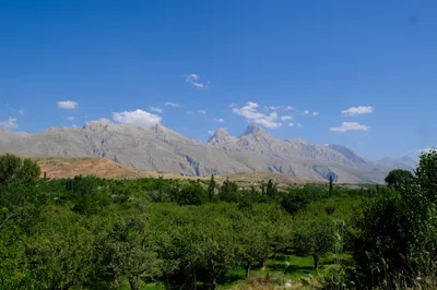 Fruchtbares Tal vor dem Taurusgebirge