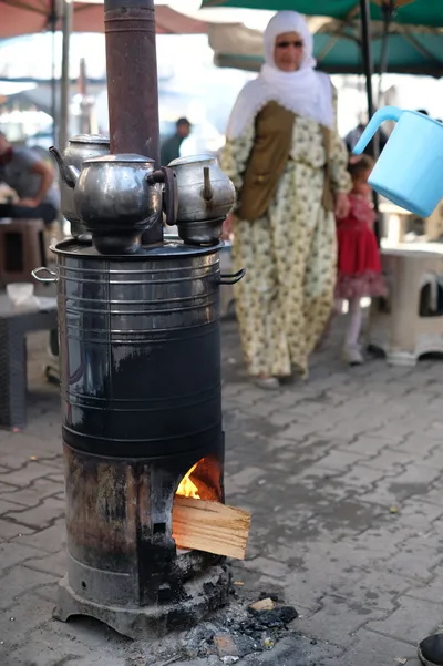 Traditionelle Çay-Zubereitung