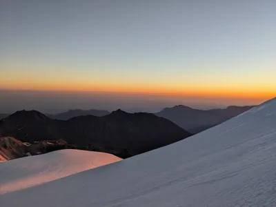 Sonnenaufgang über den Wolken